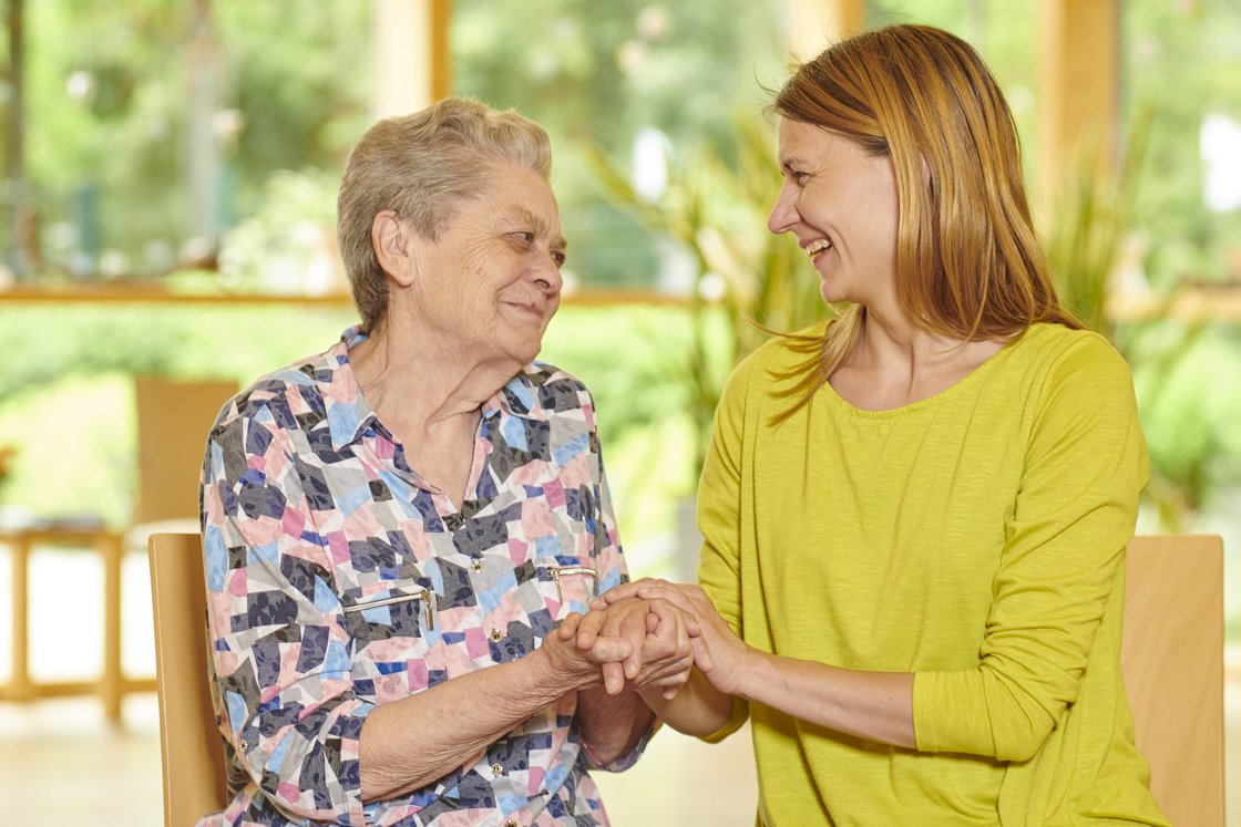 Frau Frank mit Klientin Frau Frank mit Klientin