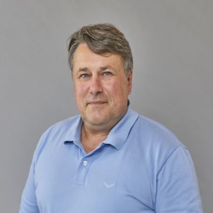 Chefarzt Orthopädie Prof. Dr. med. Gerd Gruber Chefarzt Orthopädie Prof. Dr. med. Gerd Gruber