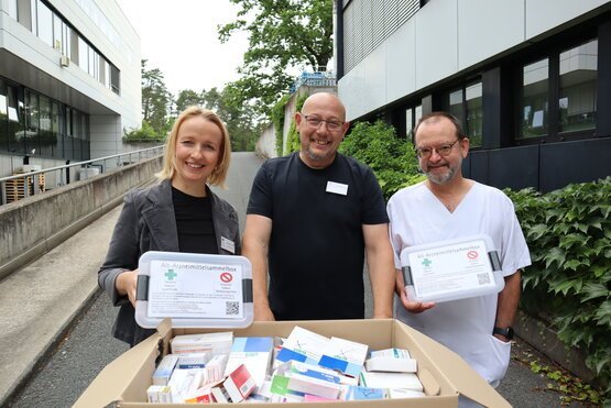 Dr. Klaus Schwendner (rechts), Christine Huhnt (links) und Herrmann Lang (Mitte)