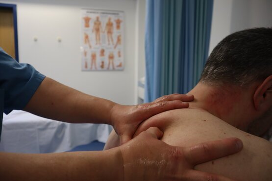 Massagetherapie in der Therapie-Abteilung am Krankenhaus Martha-Maria Nürnberg