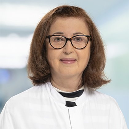 Dr. Julia Werfel
