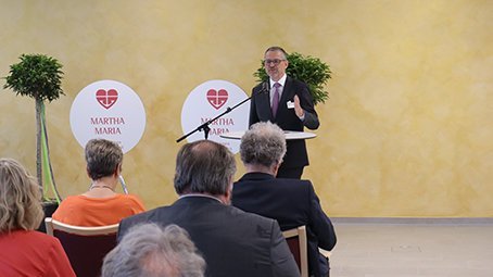 Direktor Dr. Hans-Martin Niethammer begrüßte die Gäste.