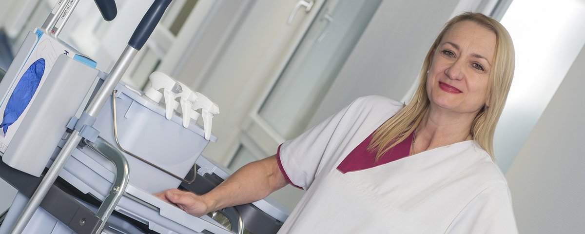 Mitarbeiterin der Martha-Maria Service GmbH