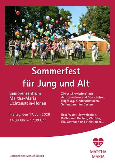 Sommerfest-Plakat im Seniorenzentrum Lichtenstein-Honau mit bunten Luftballons.