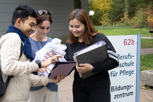 Pflegeschüler des Krankenhaus Martha-Maria Nürnberg an der Berufsfachschule für Pflege