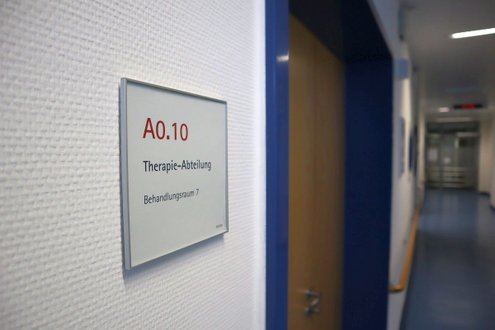 Der Eingang der Therapie-Abteilung am Krankenhaus Martha-Maria Nürnberg