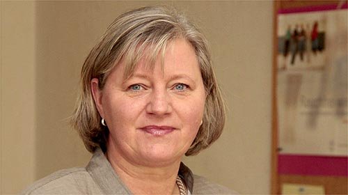 Frau Annedore Witt