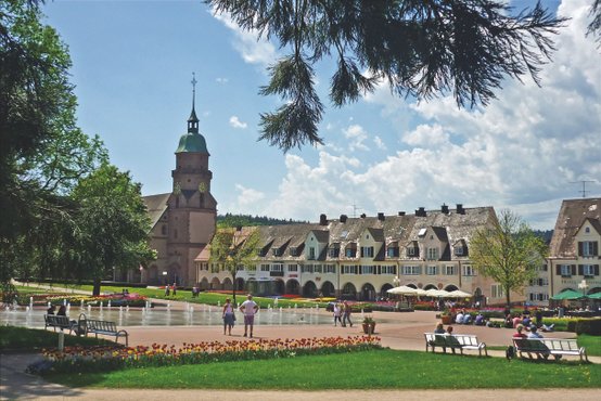 Marktplatz in Freudenstadt mit Stadtkirche
