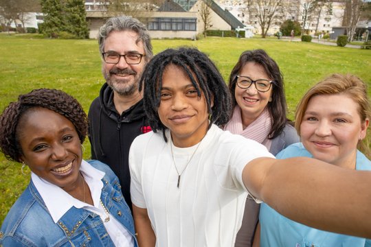 Das Titelbild des Leitbilds des Diakoniewerks Martha-Maria