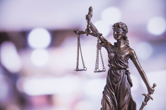 Eine Statue der Justitia.