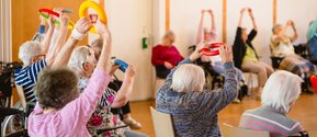 Gymnastik und sportliche Aktivierung im Seniorenzentrum Martha-Maria Wüstenrot.