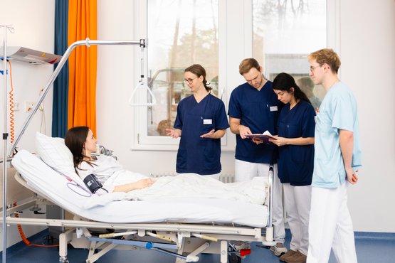 Visite in der Klinik für Neurologie am Krankenhaus Martha-Maria St. Theresien