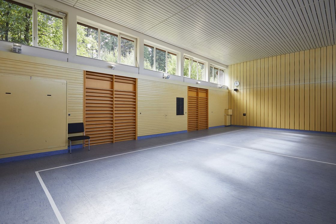 Sporthalle Therapieeinrichtungen