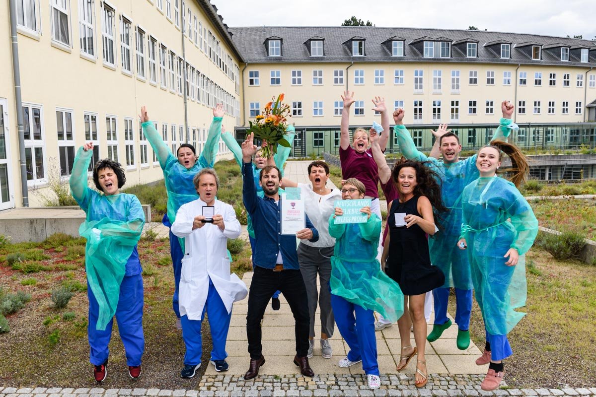Das Team der Internistischen Intensivstation freut sich!