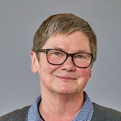 Frau Heidi Schmid