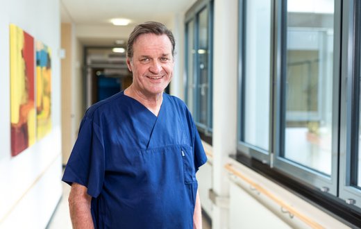 Prof. Dr. Stephan Coerper in der Klinik für Allgemein- und Viszeralchirurgie am Krankenhaus Martha-Maria St. Theresien