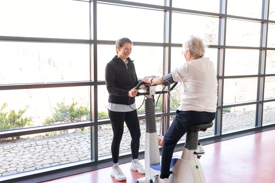 Ergometertraining als Teil der Bewegungstherapie in unserer Rehaklinik im Schwarzwald in der Klinik Hohenfreudenstadt