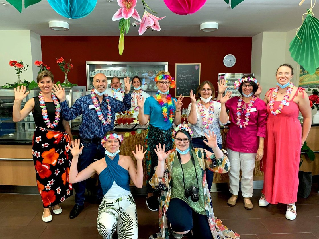 Mitarbeiter Hawaii Sommerfest