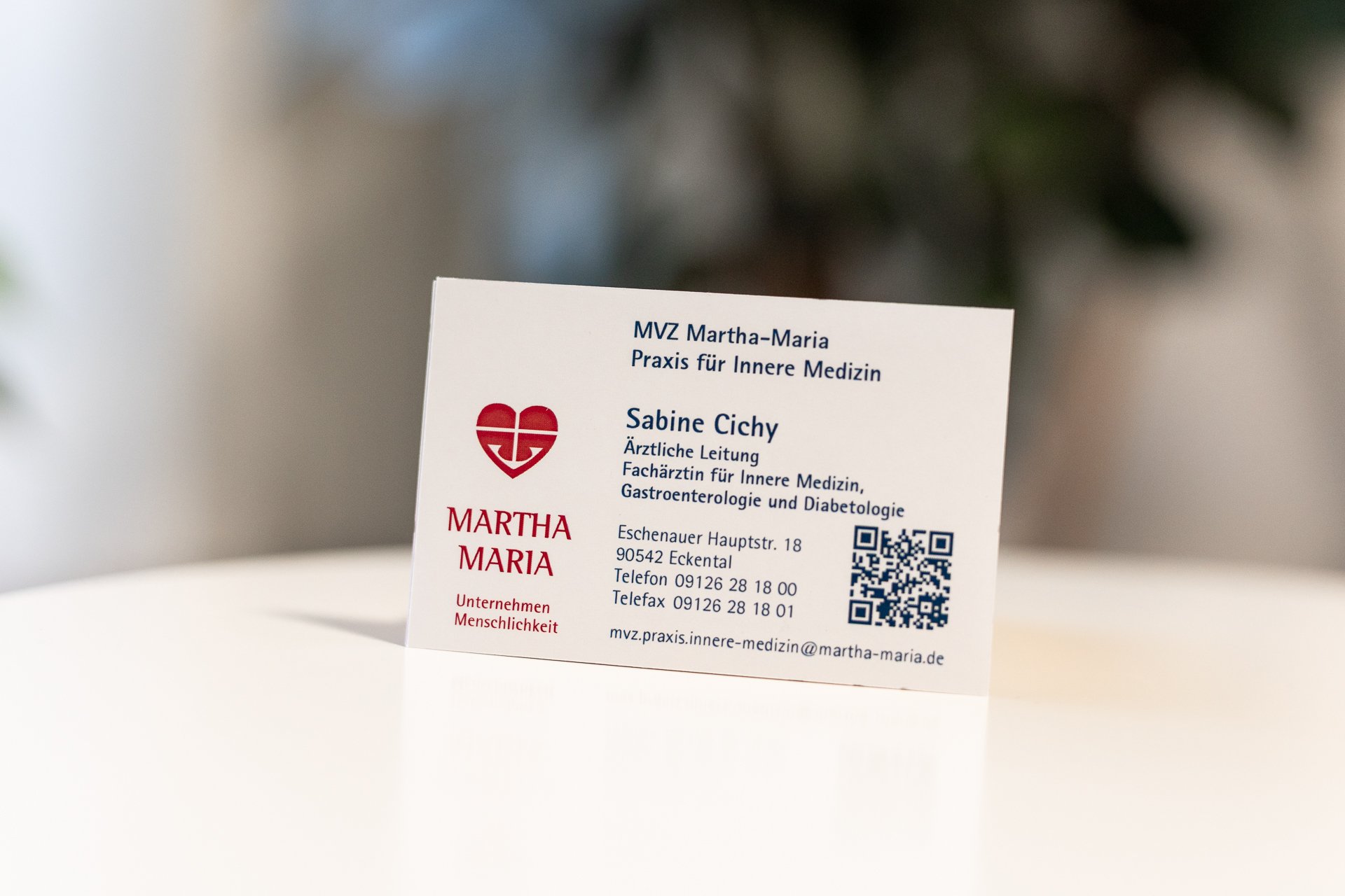 Die Visitenkarte von Sabine Cichy, der ärztlichen Leitung des MVZ Martha-Maria Praxis für Innere Medizin Eckental
