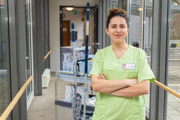 Service-Kraft Martina Crnkovic im Seniorenzentrum Martha-Maria Nürnberg