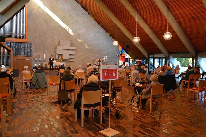 Der Innenraum der Eben-Ezer-Kirche in Nürnberg.