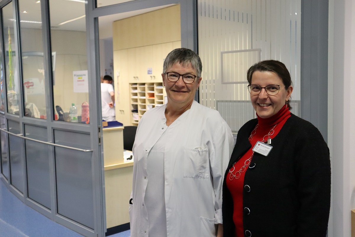 Dr. Katrin Klein und Daniela Schweigert in der Geriatrischen Rehabilitation am Krankenhaus Martha-Maria St. Theresien