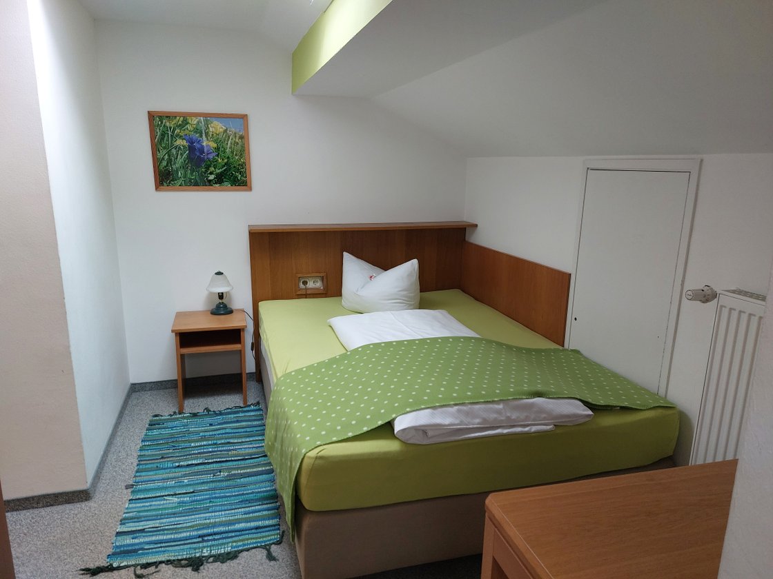 Der Schlafbereich in einer Ferienwohnung im Martha-Maria-Hotel Hohenschwangau.