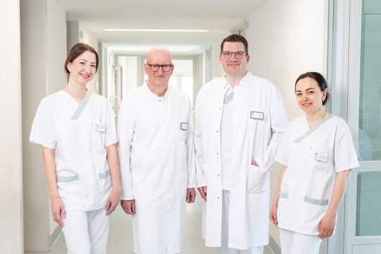 Ein Gruppenbild der Sektion Gefäßchirurgie am Krankenhaus Martha-Maria St. Theresien