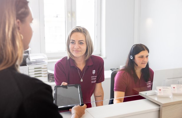 Der Empfang im  MVZ Martha-Maria Lungenzentrum unter Leitung von Dr. Hans Huttner