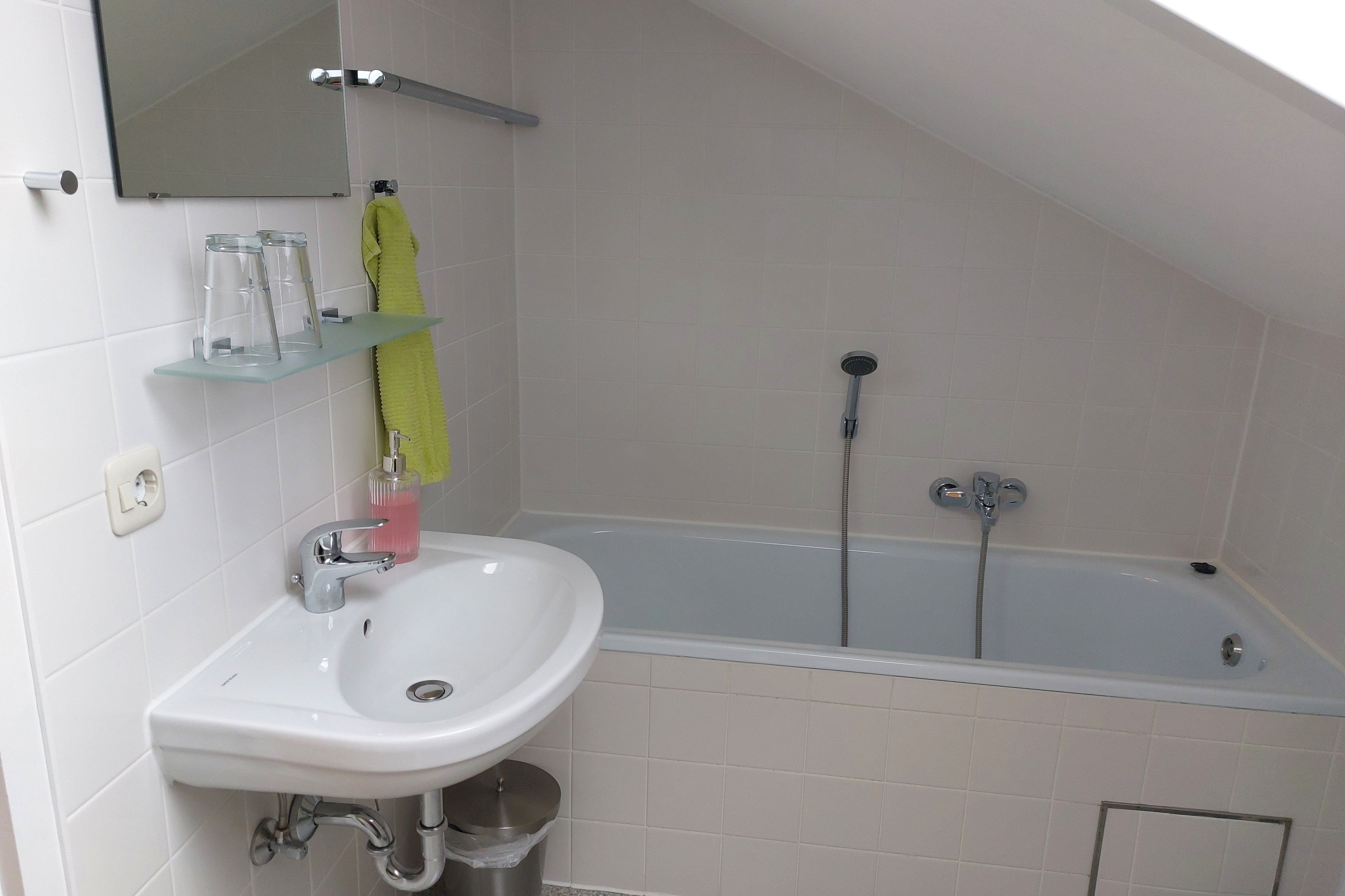 Das Bad in einer Ferienwohnung im Martha-Maria-Hotel Hohenschwangau.