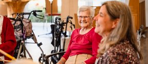 Gymnastik und sportliche Aktivierung im Seniorenzentrum Martha-Maria Wüstenrot.