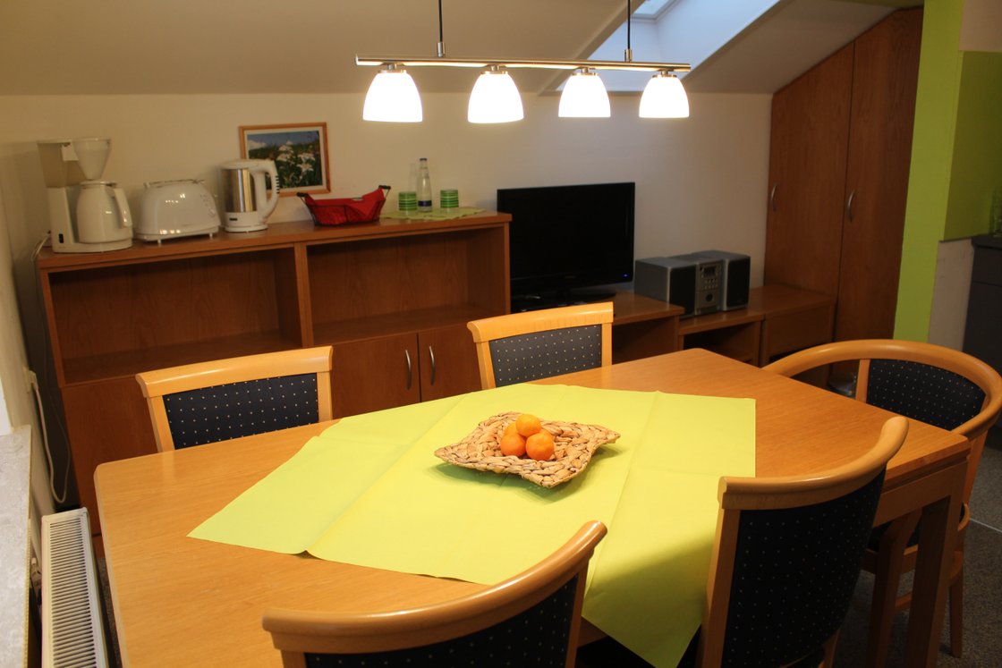 Der Essbereich der Ferienwohnung im Martha-Maria-Hotel Hohenschwangau