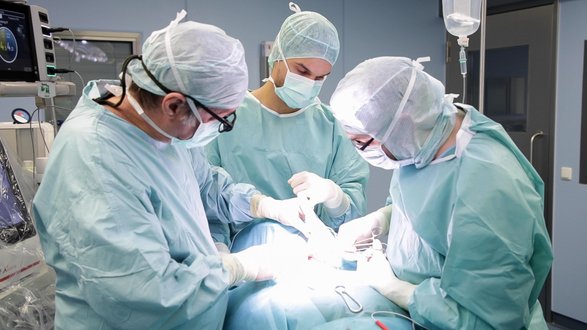 Chirurgieteam bei einer Operation im Krankenhaus Martha-Maria.